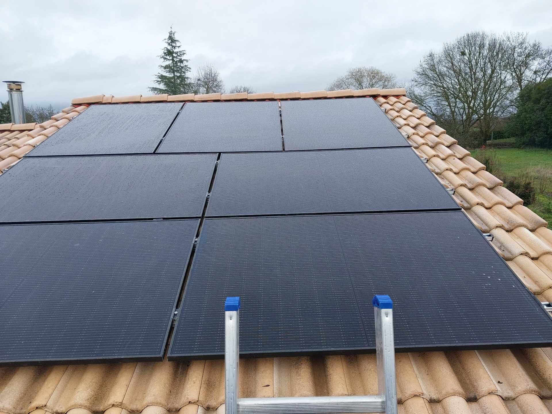 découvrez nos services d'aide et d'accompagnement pour l'installation de panneaux solaires en occitanie. profitez d'énergies renouvelables tout en bénéficiant d'un soutien personnalisé et d'informations sur les aides financières disponibles.