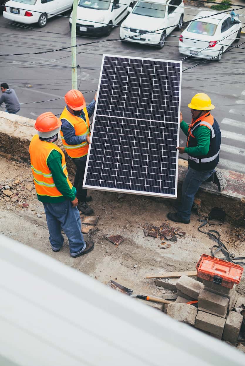 découvrez comment choisir le bon poseur de panneaux solaires pour garantir une installation optimale et efficace. nos conseils vous guideront dans la sélection d'un professionnel qualifié et expérimenté, afin de maximiser les avantages de votre investissement en énergie solaire.