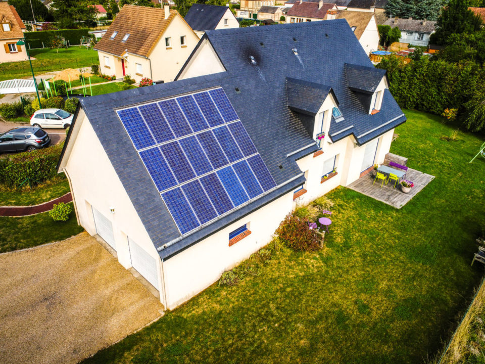 découvrez comment choisir le bon poseur de panneaux solaires pour optimiser l'installation de votre système. comparez les qualifications, les avis clients et les offres pour garantir une transition énergétique réussie.