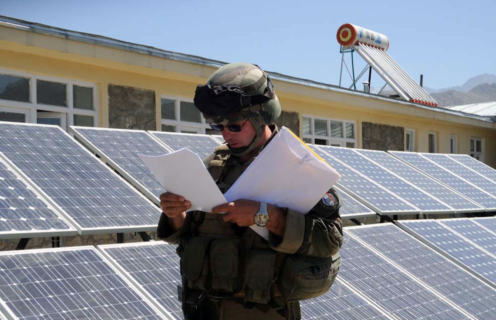 découvrez comment les panneaux solaires pour cliniques peuvent réduire vos coûts énergétiques tout en offrant une solution durable et respectueuse de l'environnement. adoptez cette technologie innovante pour améliorer l'efficacité énergétique de votre établissement de santé.