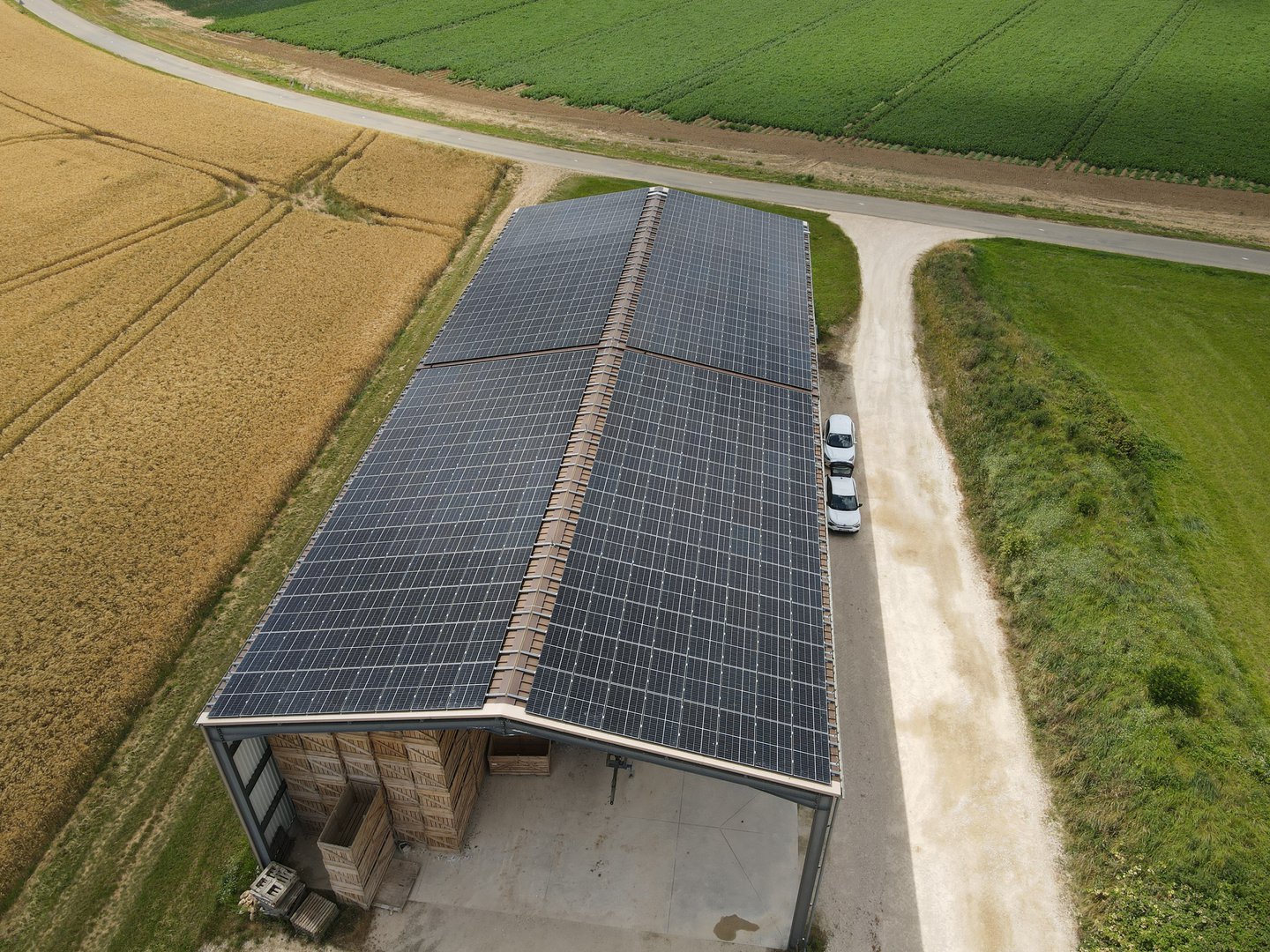découvrez les avantages d'un hangar agricole photovoltaïque : une solution innovante pour produire votre propre énergie tout en optimisant vos espaces agricoles. idéal pour réduire vos coûts énergétiques et favoriser une agriculture durable.