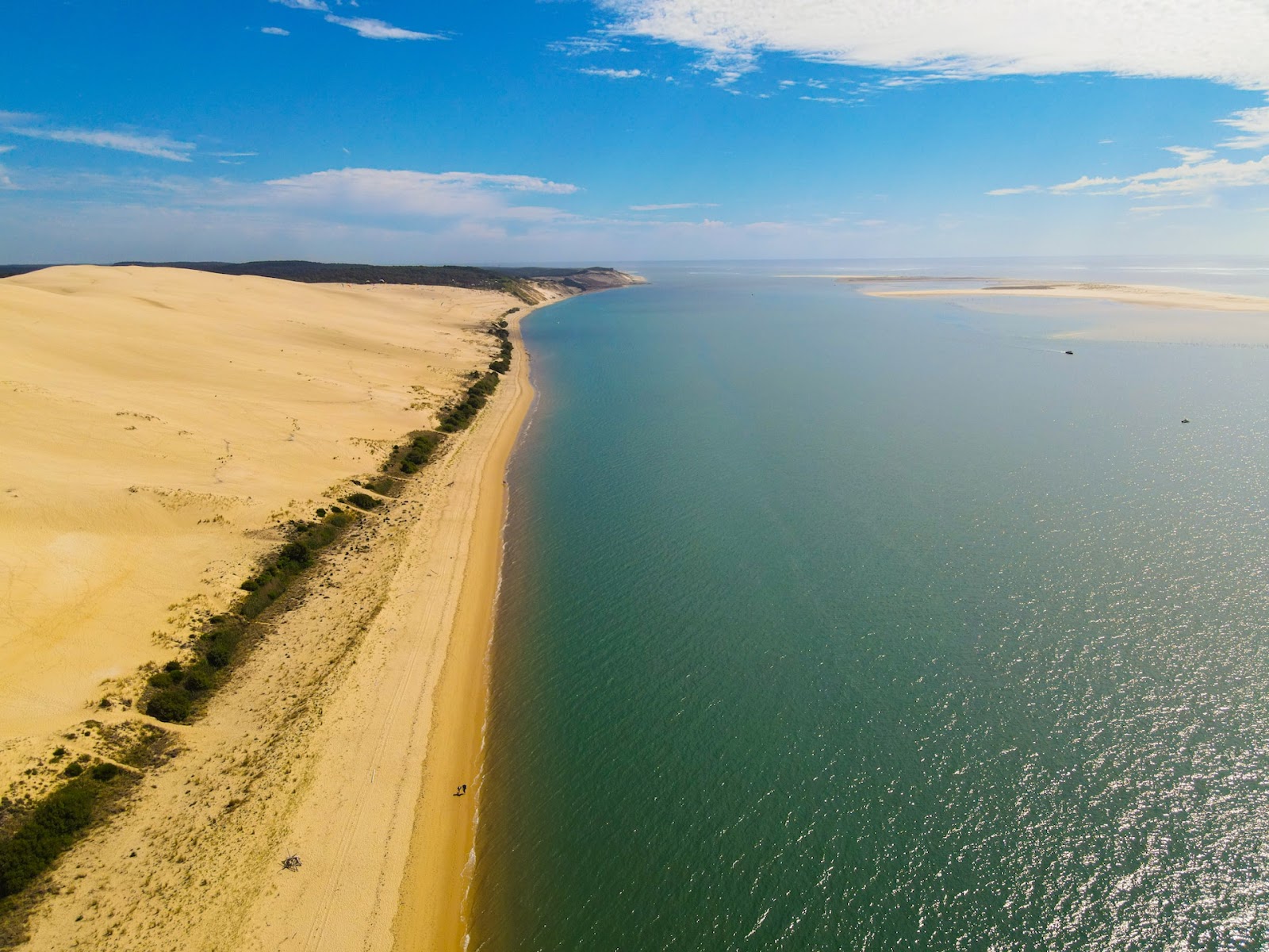 découvrez les plus belles destinations estivales en france pour des vacances inoubliables. plages ensoleillées, montagnes majestueuses et villages pittoresques vous attendent. partez à l'aventure et explorez les trésors cachés de l'hexagone cet été.
