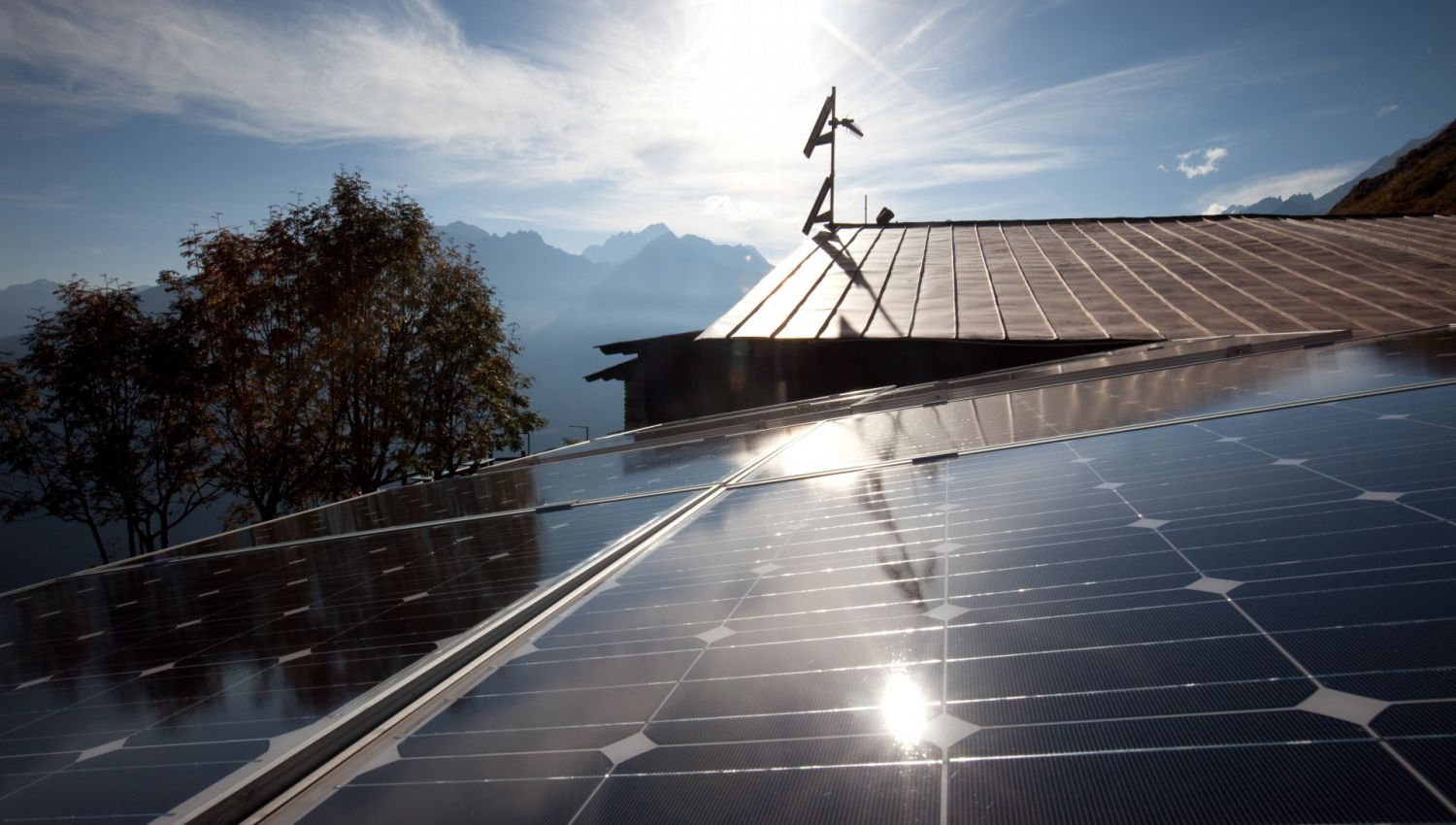 découvrez les performances solaires et comment maximiser l'efficacité de vos installations photovoltaïques. informez-vous sur les dernières technologies et tendances du marché pour optimiser votre production d'énergie renouvelable.