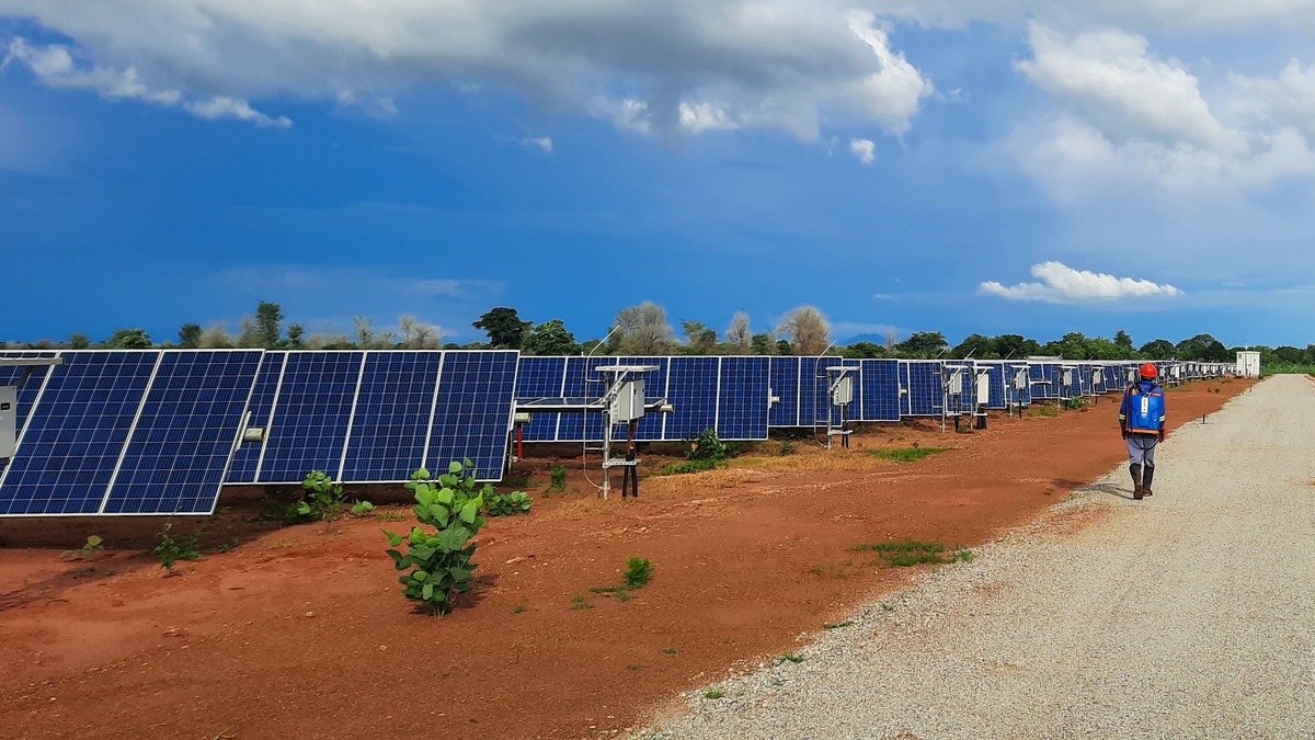 découvrez les dernières tendances et innovations dans le domaine de l'énergie et du commerce. explorez comment les entreprises intègrent des pratiques durables tout en stimulant la croissance économique. restez informé sur les enjeux et les opportunités qui façonnent l'avenir de ces secteurs clés.