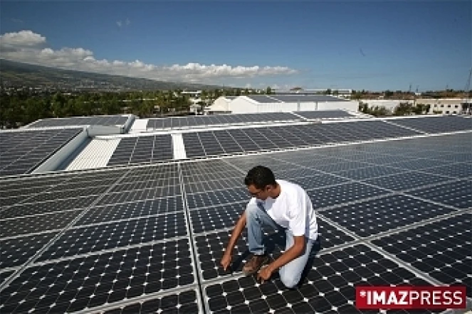 découvrez notre sélection de panneaux photovoltaïques chez leroy merlin. profitez d'une énergie solaire économique et durable pour votre maison. comparez les modèles, bénéficiez de conseils d'experts et transformez votre consommation énergétique avec des solutions performantes et accessibles.