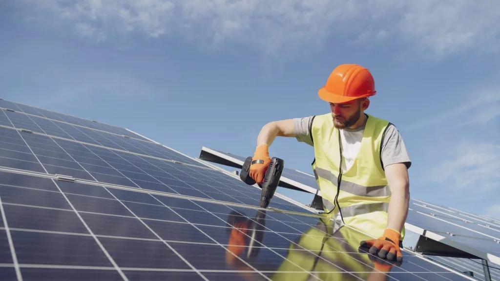 faites le choix de l'énergie solaire avec notre service d'installateur de panneaux solaires. profitez d'une installation professionnelle et de conseils d'experts pour réduire vos factures d'électricité tout en préservant l'environnement. transformez votre toit en source d'énergie renouvelable dès aujourd'hui!