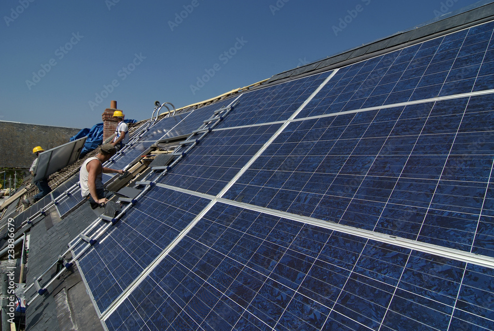 découvrez les services de pose de panneaux photovoltaïques hautement professionnels. optimisez votre production d'énergie renouvelable et réduisez vos factures d'électricité grâce à nos experts en installation photovoltaïque.