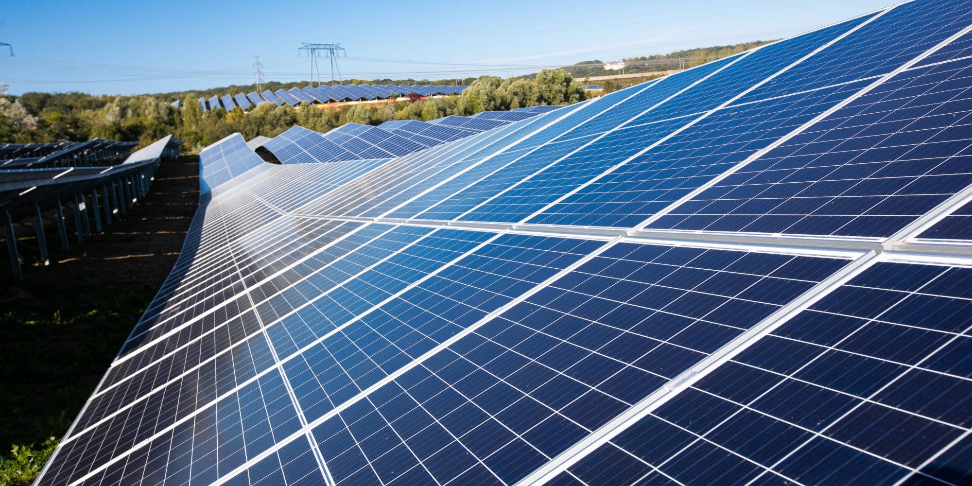 découvrez comment elon musk révolutionne le secteur de l'énergie solaire avec ses innovations. apprenez-en plus sur ses entreprises, telles que tesla et solarcity, et leur impact sur l'avenir énergétique durable.