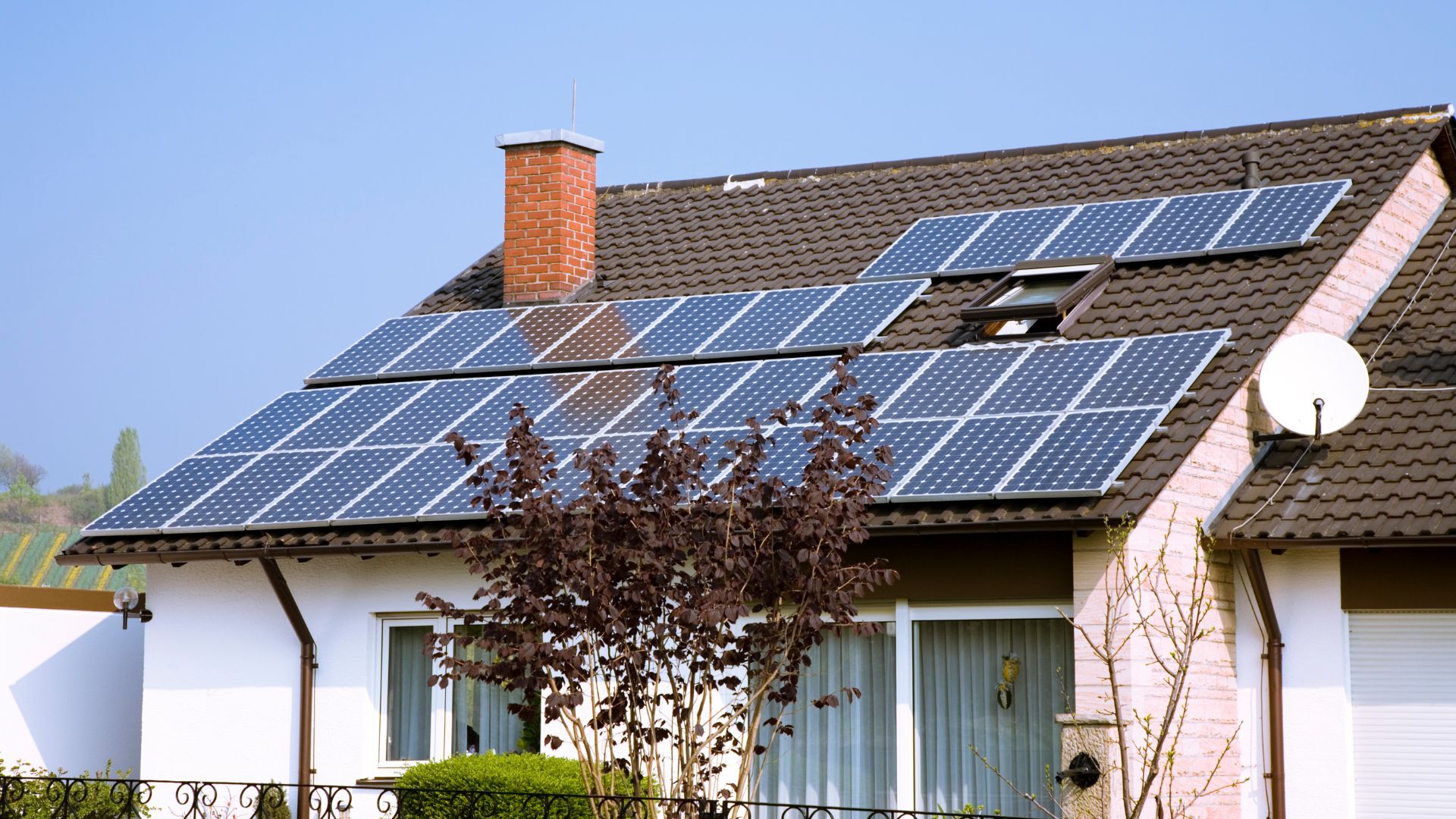 découvrez comment les panneaux solaires peuvent devenir une solution rentable pour économiser sur vos factures d'énergie. informez-vous sur les avantages économiques, les aides disponibles et les technologies innovantes qui rendent l'énergie solaire accessible à tous.