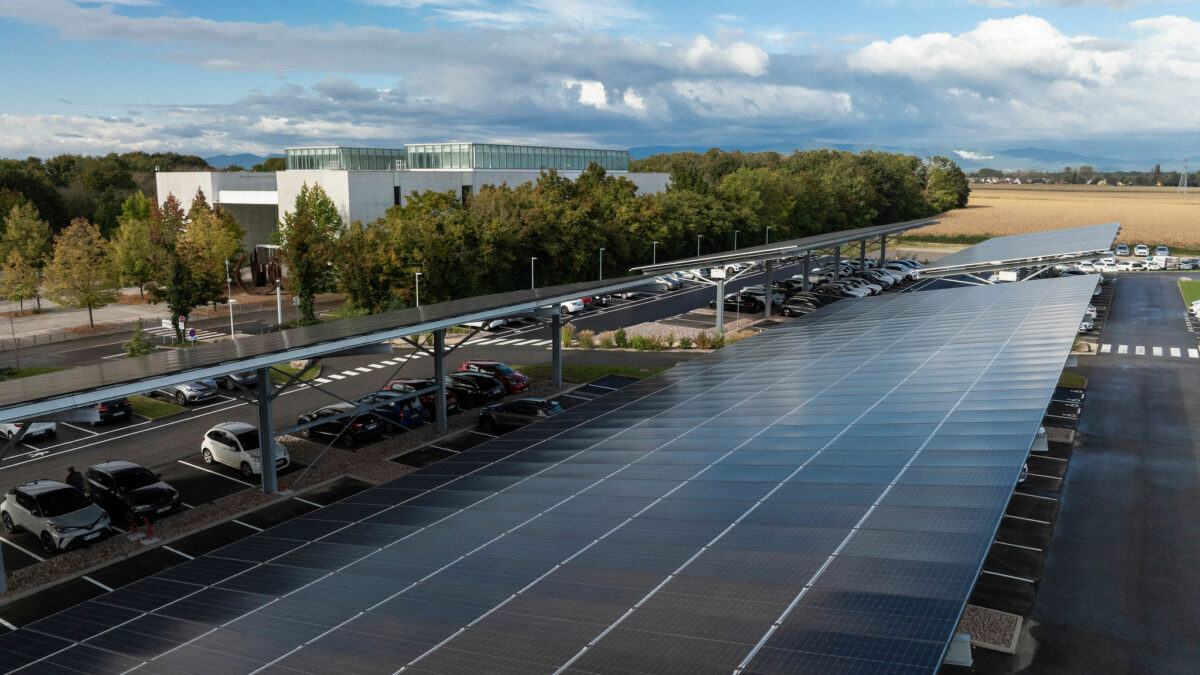 découvrez comment l'avenir de l'énergie solaire transforme notre société et contribue à un développement durable. explorez les technologies innovantes, les avantages écologiques et les opportunités économiques offertes par cette source d'énergie renouvelable incontournable.