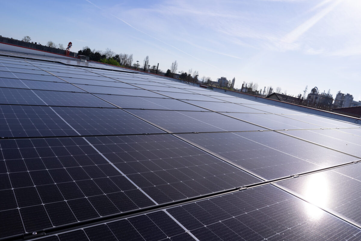 découvrez les panneaux solaires dupont, une solution innovante pour réduire vos factures d'énergie tout en contribuant à la protection de l'environnement. optez pour une énergie durable et performante.