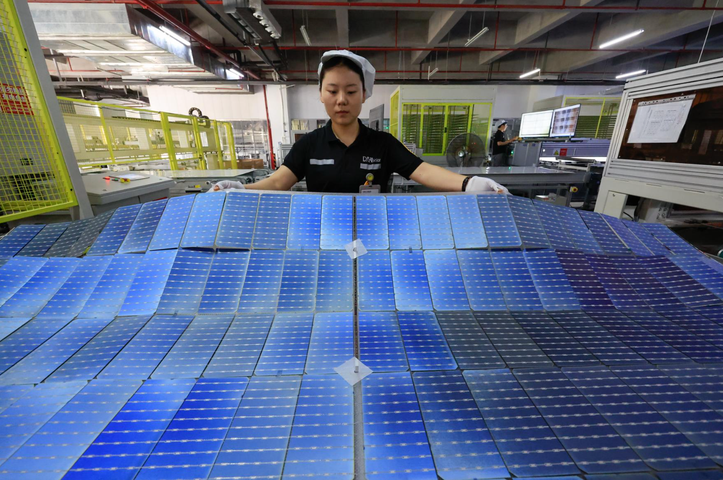 découvrez les tendances actuelles du marché des panneaux solaires, les innovations technologiques, les opportunités d'investissement et les informations essentielles pour les professionnels et les particuliers souhaitant se lancer dans l'énergie solaire.