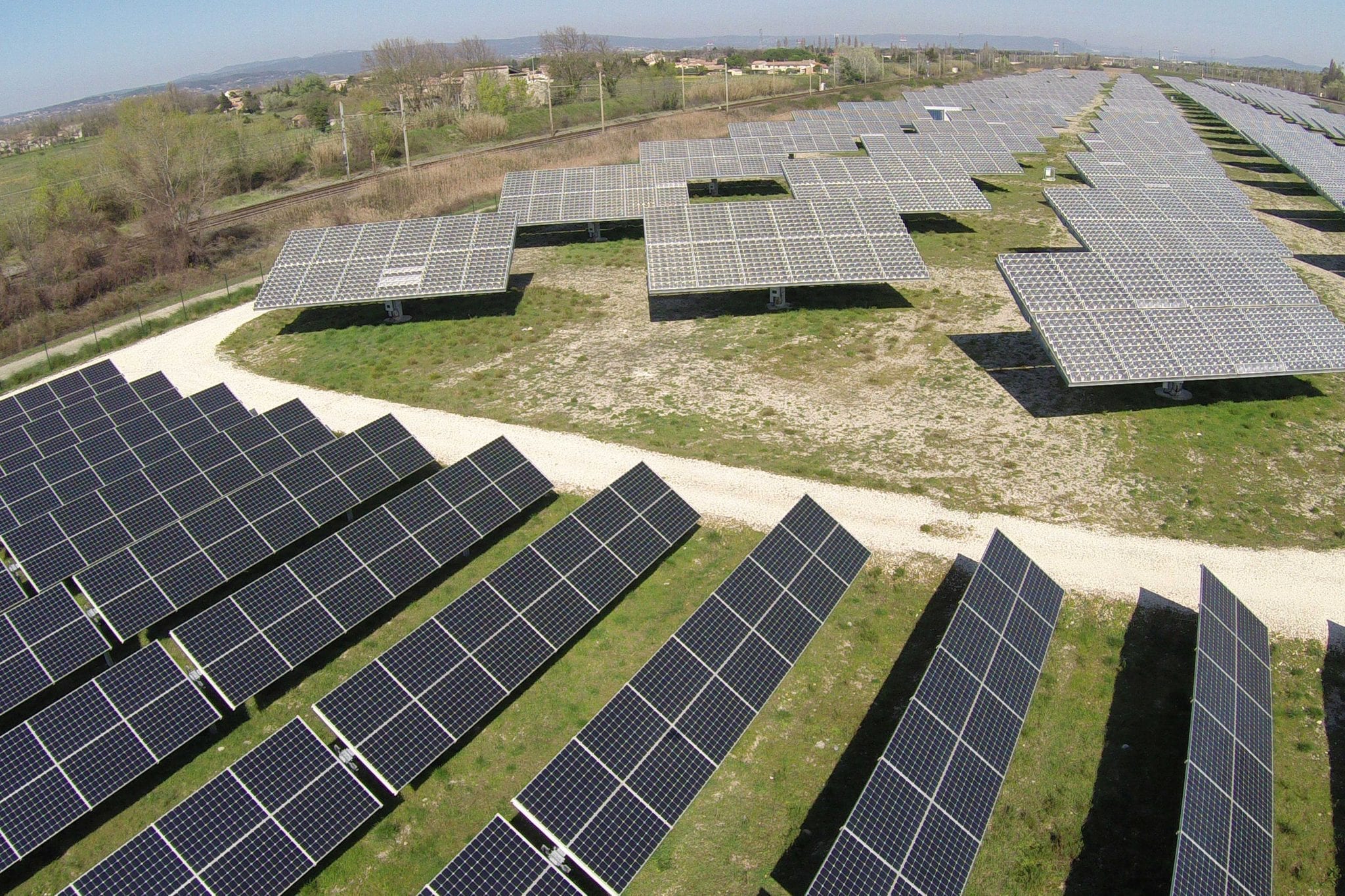 découvrez les dernières avancées en innovation solaire, transformant l'énergie renouvelable pour un avenir durable. explorez les technologies de pointe et les solutions énergétiques qui révolutionnent notre utilisation du soleil.