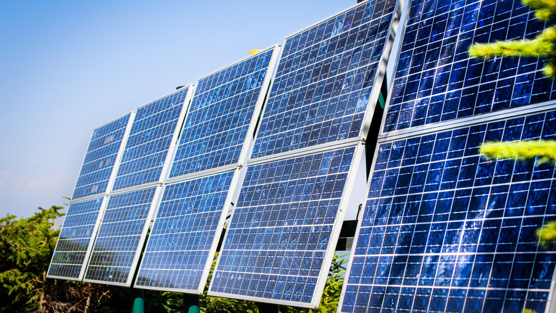 découvrez les principaux inconvénients des panneaux solaires, tels que le coût initial élevé, les besoins d'entretien, l'impact environnemental de leur fabrication et les limitations liées à leur efficacité en fonction du climat. informez-vous pour prendre des décisions éclairées sur l'énergie solaire.