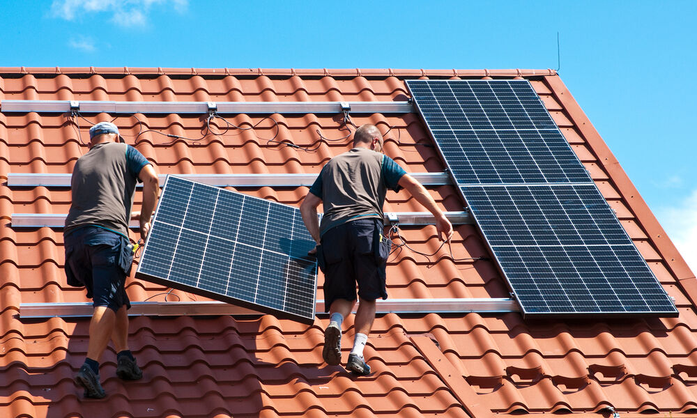 découvrez les avantages des panneaux solaires hors toiture, une solution écologique et innovante pour produire votre propre électricité. idéaux pour maximiser l'espace et optimiser l'efficacité énergétique, ces panneaux s'intègrent parfaitement dans votre environnement. explorez comment ils peuvent réduire vos factures d'énergie et contribuer à la transition énergétique.
