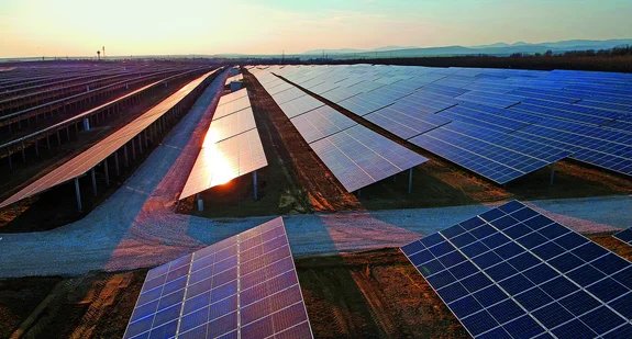 découvrez comment les panneaux solaires révolutionnent le secteur des transports en offrant des solutions écologiques et durables pour alimenter véhicules, navires et transports en commun. informez-vous sur les avantages, les innovations et l'impact environnemental de cette technologie prometteuse.