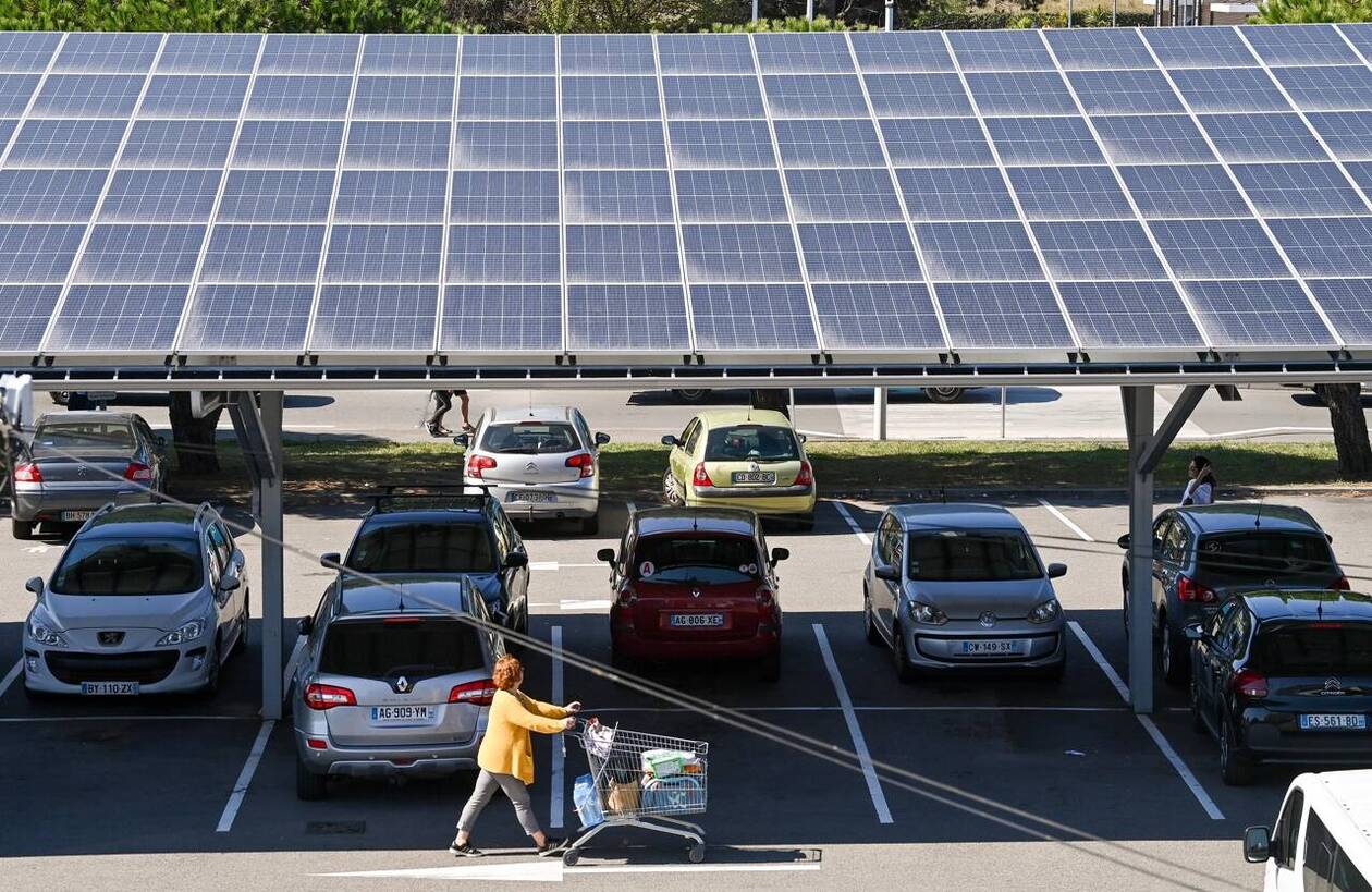 découvrez les avantages des panneaux solaires industriels : une solution durable pour réduire les coûts énergétiques et minimiser l'empreinte carbone de votre entreprise. investissez dans l'énergie solaire pour un avenir plus vert et rentable.