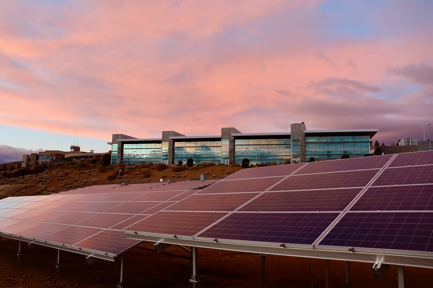 découvrez comment bénéficier des subventions pour l'installation de panneaux solaires et réduisez vos coûts tout en contribuant à la transition énergétique. informez-vous sur les aides financières disponibles, les critères d'éligibilité et les démarches à suivre pour profiter de ces avantages écologiques.