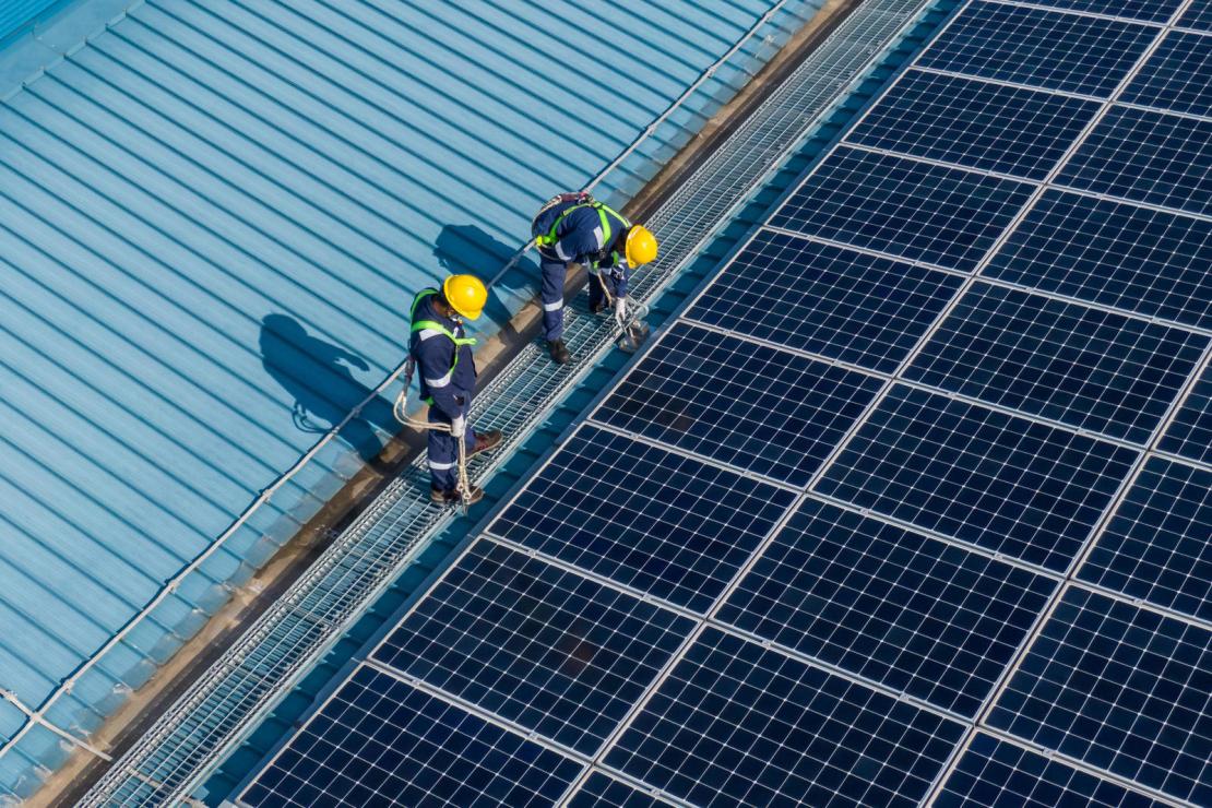 découvrez comment la gouvernance solaire transforme le paysage énergétique en favorisant la durabilité et l'innovation. explorez les enjeux, les politiques et les meilleures pratiques pour une transition énergétique réussie vers l'énergie solaire.