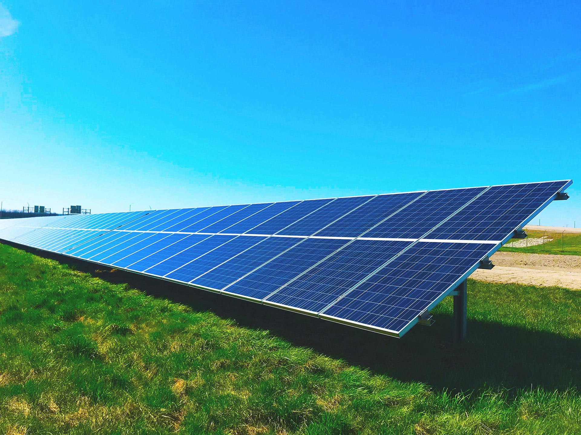 découvrez les innovations et tendances des panneaux solaires en 2024. optimisez votre consommation d'énergie avec des solutions durables et performantes, tout en contribuant à la protection de l'environnement. adoptez les panneaux solaires pour un avenir énergétique responsable.