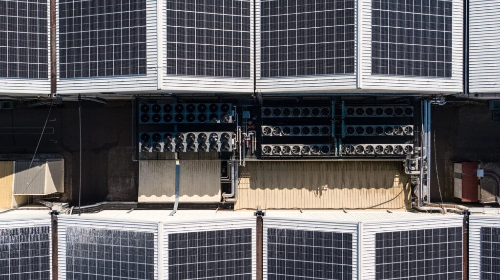 découvrez comment les panneaux solaires s'intègrent dans l'urbanisme durable, offrant une solution innovante pour réduire l'empreinte carbone des villes. informez-vous sur les avantages environnementaux et économiques de cette technologie, ainsi que les meilleures pratiques pour l'intégration harmonieuse des infrastructures solaires dans nos espaces urbains.