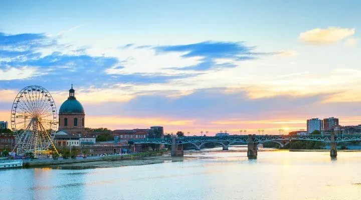 découvrez comment investir dans l'énergie solaire à toulouse et profitez des avantages écologiques et économiques. informez-vous sur les solutions adaptées à votre projet, les aides financières disponibles et transformez votre toiture en une source de revenus tout en contribuant à la transition énergétique.