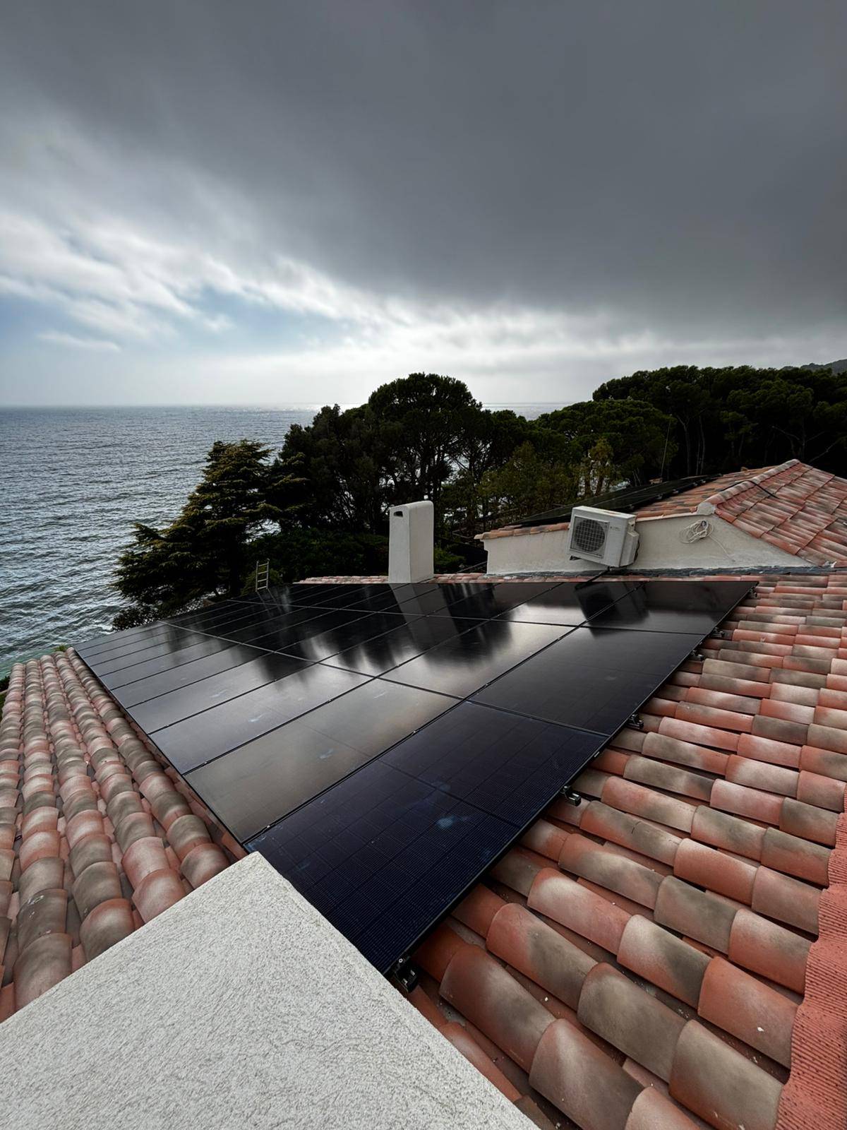 découvrez les avantages de poser des panneaux solaires professionnels pour optimiser votre consommation d'énergie. profitez d'une installation fiable, d'une réduction de votre facture énergétique, et contribuez à la transition énergétique. contactez nos experts pour un devis personnalisé !