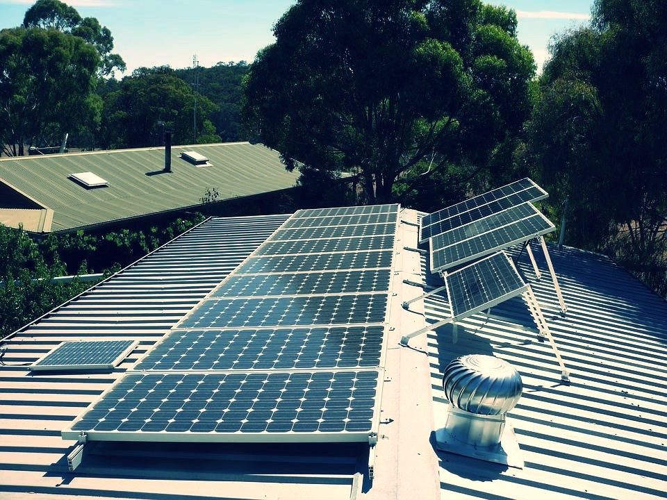 découvrez comment investir dans des panneaux solaires en gironde pour bénéficier d'économies d'énergie et d'une empreinte carbone réduite. profitez des aides gouvernementales et des conseils d'experts pour maximiser votre investissement solaire.