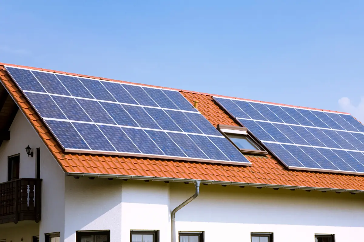 découvrez comment investir dans des panneaux solaires pour réduire vos factures d'énergie et contribuer à la transition énergétique. explorez les avantages financiers et environnementaux de cette technologie durable.