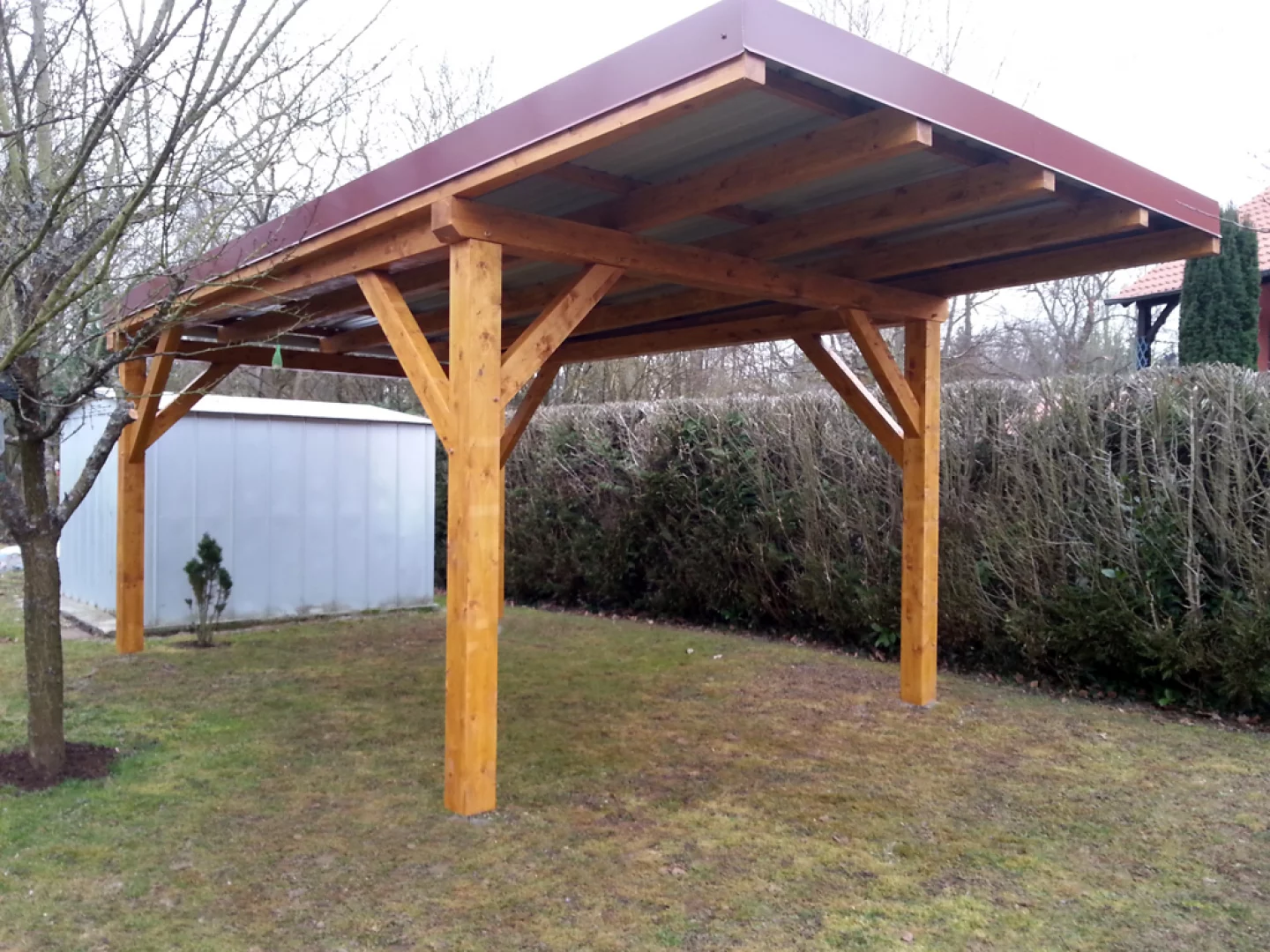 découvrez notre abri 1 voiture, la solution idéale pour protéger votre véhicule des intempéries et du soleil. fabriqué avec des matériaux robustes et durables, cet abri vous offre une protection optimale tout en s'intégrant parfaitement dans votre jardin ou votre allée. commandez dès maintenant et profitez d'une livraison rapide !