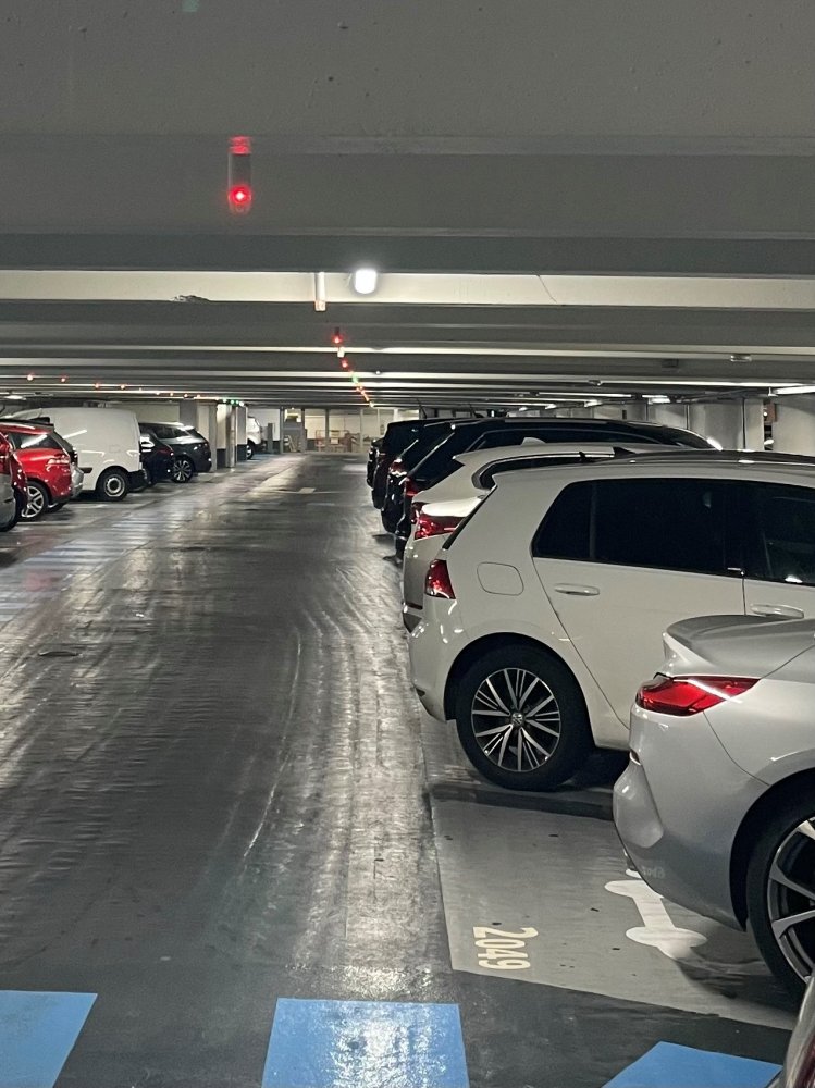 découvrez nos solutions de stationnement pratiques et sécurisées. que ce soit pour un stationnement temporaire ou à long terme, notre service de parking vous offre des tarifs compétitifs et un accès facile à votre destination. réservez dès maintenant votre place de parking en toute simplicité!