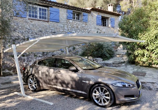 découvrez nos abris de voiture design et robustes, idéaux pour protéger votre véhicule des intempéries et du soleil. offrez à votre automobile la meilleure des protections tout en embellissant votre extérieur.