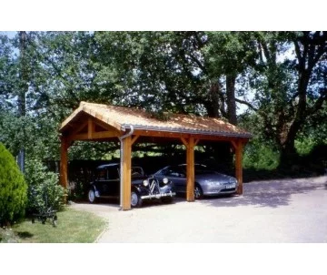 découvrez notre abri voiture 2 places idéal pour protéger vos véhicules des intempéries. robuste et élégant, cet abri offre un espace sécurisé tout en s'intégrant harmonieusement à votre jardin. protégez vos voitures avec style et efficacité.