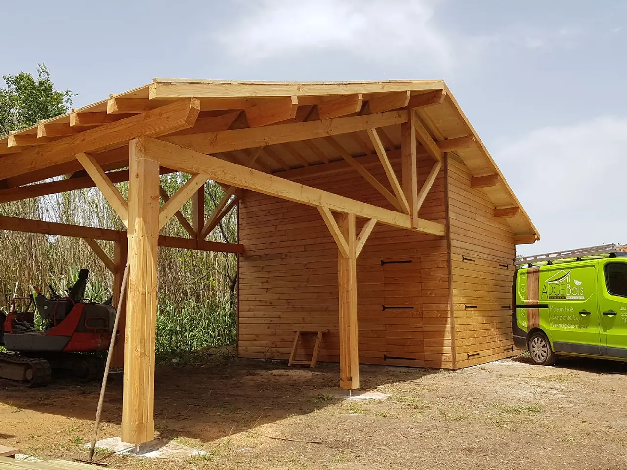découvrez notre sélection d'abris de garage en bois, alliant robustesse et esthétisme. protégez votre véhicule des intempéries tout en apportant une touche naturelle à votre extérieur. idéal pour un rangement pratique et sécurisé.