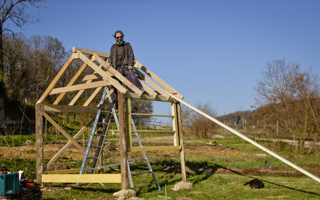 découvrez notre abri jardin solaire, une solution écologique et moderne pour protéger vos outils et matériaux de jardin tout en bénéficiant de l'énergie solaire. pratique et design, il s'intègre parfaitement dans votre espace extérieur tout en réduisant votre empreinte carbone.