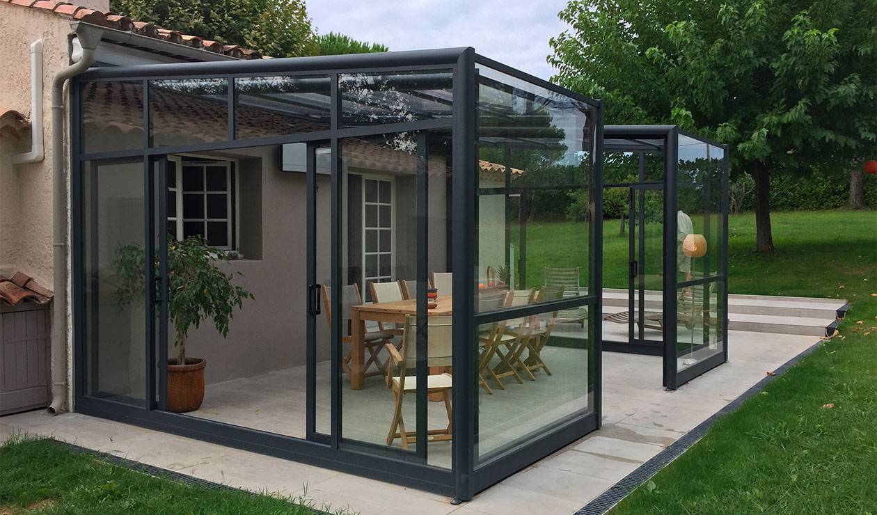découvrez notre sélection d'abris de terrasse, idéaux pour profiter de votre extérieur tout en étant protégé des intempéries. nos modèles allient fonctionnalité et esthétisme pour embellir votre terrasse et prolonger vos moments de détente en plein air.
