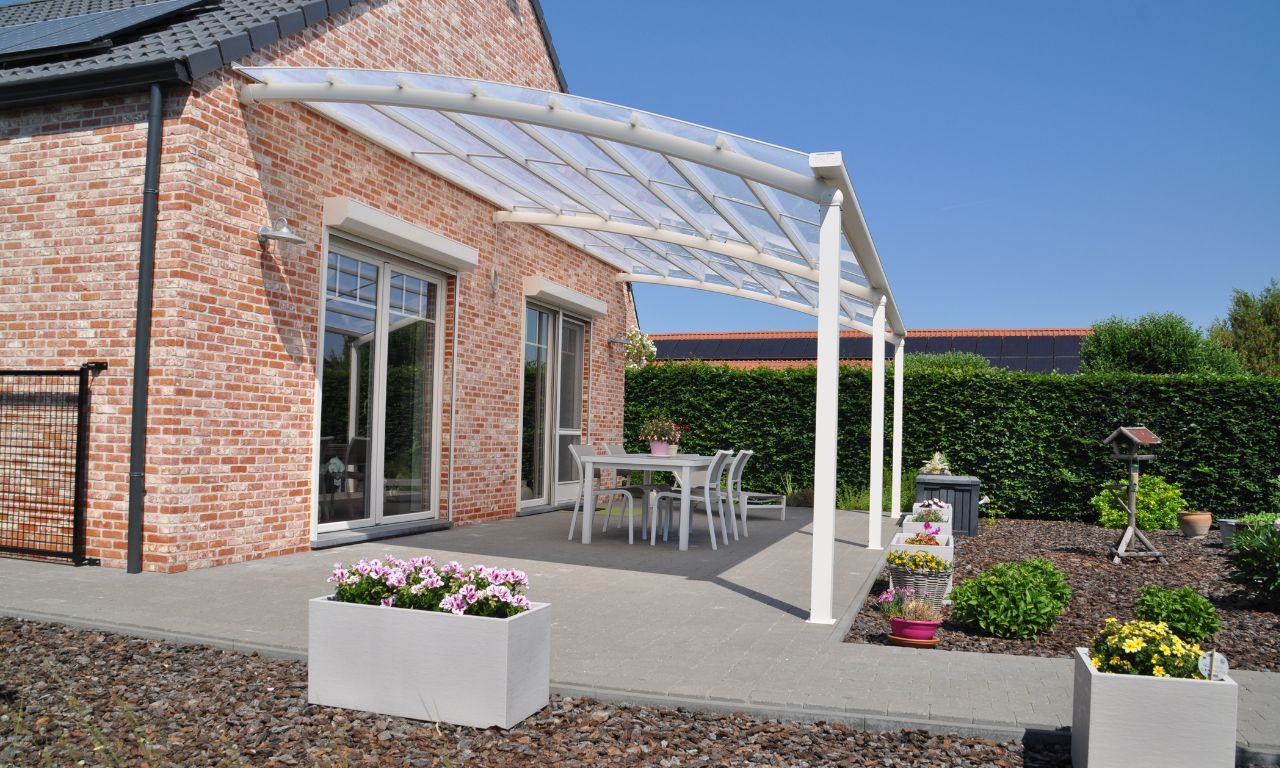 découvrez notre sélection d'abris de terrasse élégants et fonctionnels, conçus pour protéger vos espaces extérieurs tout en ajoutant une touche esthétique à votre jardin. profitez de vos moments en plein air, quelles que soient les conditions météo.