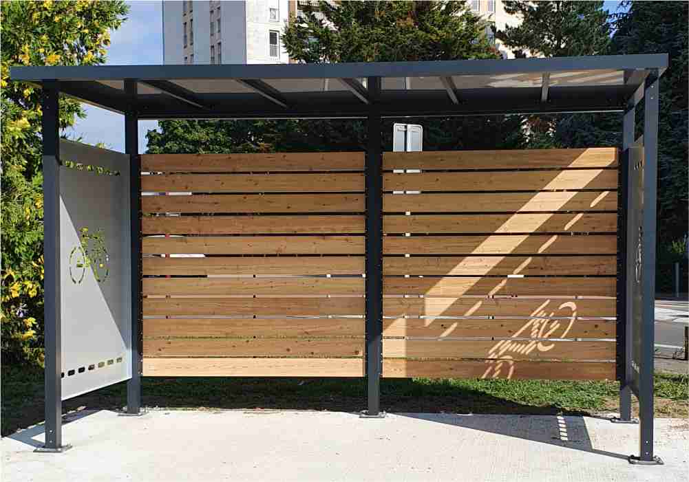 découvrez notre abri vélo solaire, une solution écologique et pratique pour protéger vos vélos tout en exploitant l'énergie solaire. cet abri innovant allie durabilité, style et fonctionnalité, parfait pour les cyclistes soucieux de l'environnement.