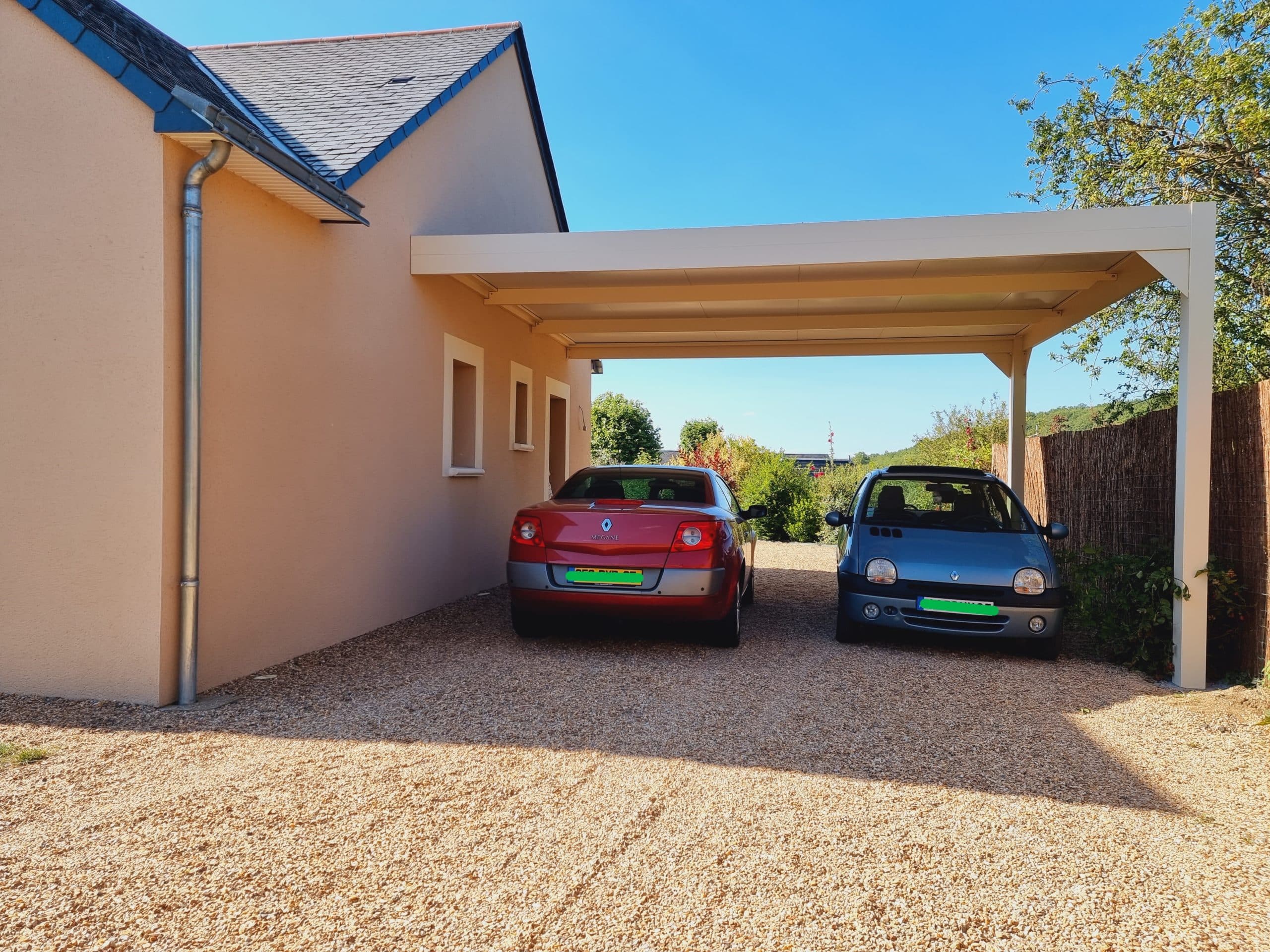 découvrez nos abris voiture, la solution idéale pour protéger votre véhicule des intempéries tout en optimisant votre espace extérieur. faciles à installer et disponibles en plusieurs modèles, nos abris allient fonctionnalité et esthétisme pour s'adapter à tous les jardins.