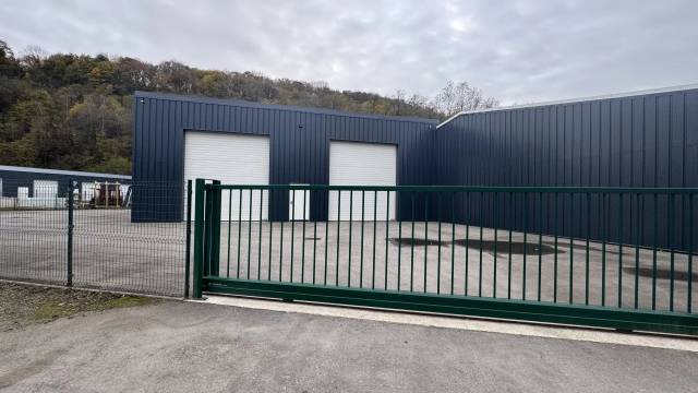 découvrez nos opportunités d'achat de hangars adaptés à vos besoins. que ce soit pour du stockage, un espace de travail ou des projets agricoles, trouvez le hangar idéal à prix compétitif. explorez notre sélection maintenant!