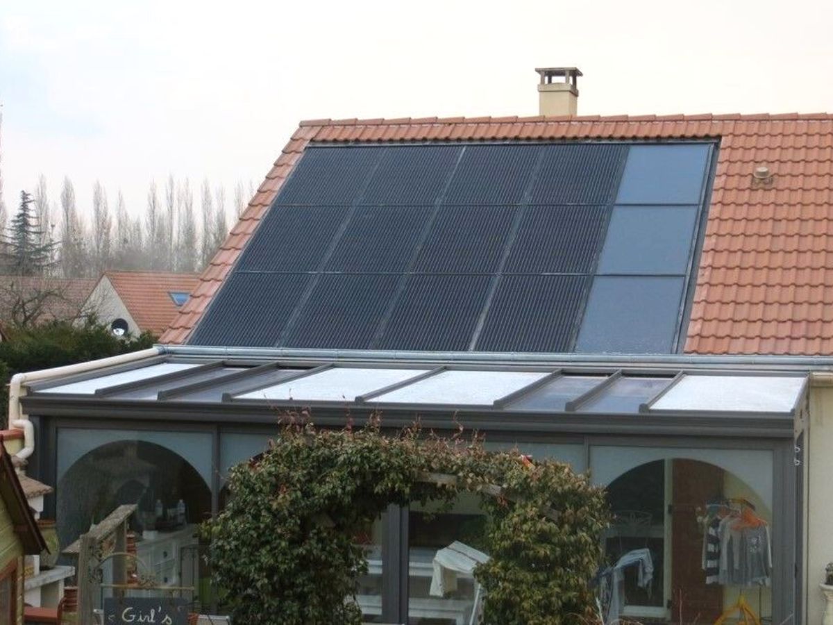 découvrez l'aérovoltaïque, une technologie innovante alliant énergie solaire et éolienne pour produire de l'électricité de manière durable et efficace. optimisez votre production d'énergie grâce à cette solution écologique et performante adaptée aux besoins modernes.
