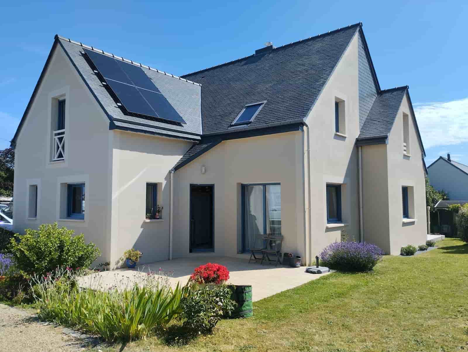 découvrez notre service d'aide à l'installation de panneaux solaires pour maximiser votre production d'énergie renouvelable. profitez d'un accompagnement personnalisé et d'experts qualifiés pour mener à bien votre projet écologique.