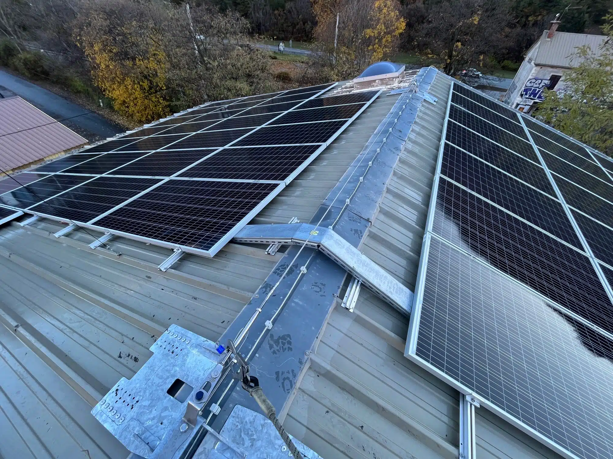 découvrez nos solutions d'installation solaire pour optimiser votre consommation d'énergie et réduire vos factures. profitez d'une énergie propre et renouvelable tout en bénéficiant d'un service professionnel et adapté à vos besoins.