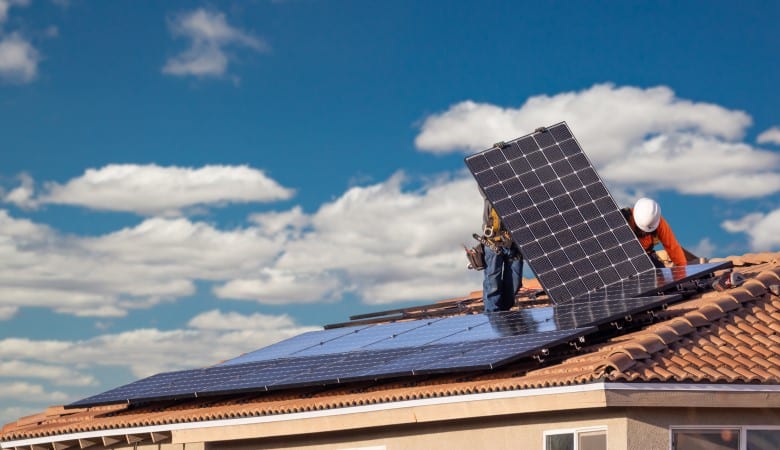découvrez les différentes aides disponibles pour l'installation de panneaux photovoltaïques. informez-vous sur les subventions, crédits d'impôt et autres dispositifs financiers qui peuvent vous aider à rendre votre projet d'énergie solaire plus abordable et écologique.