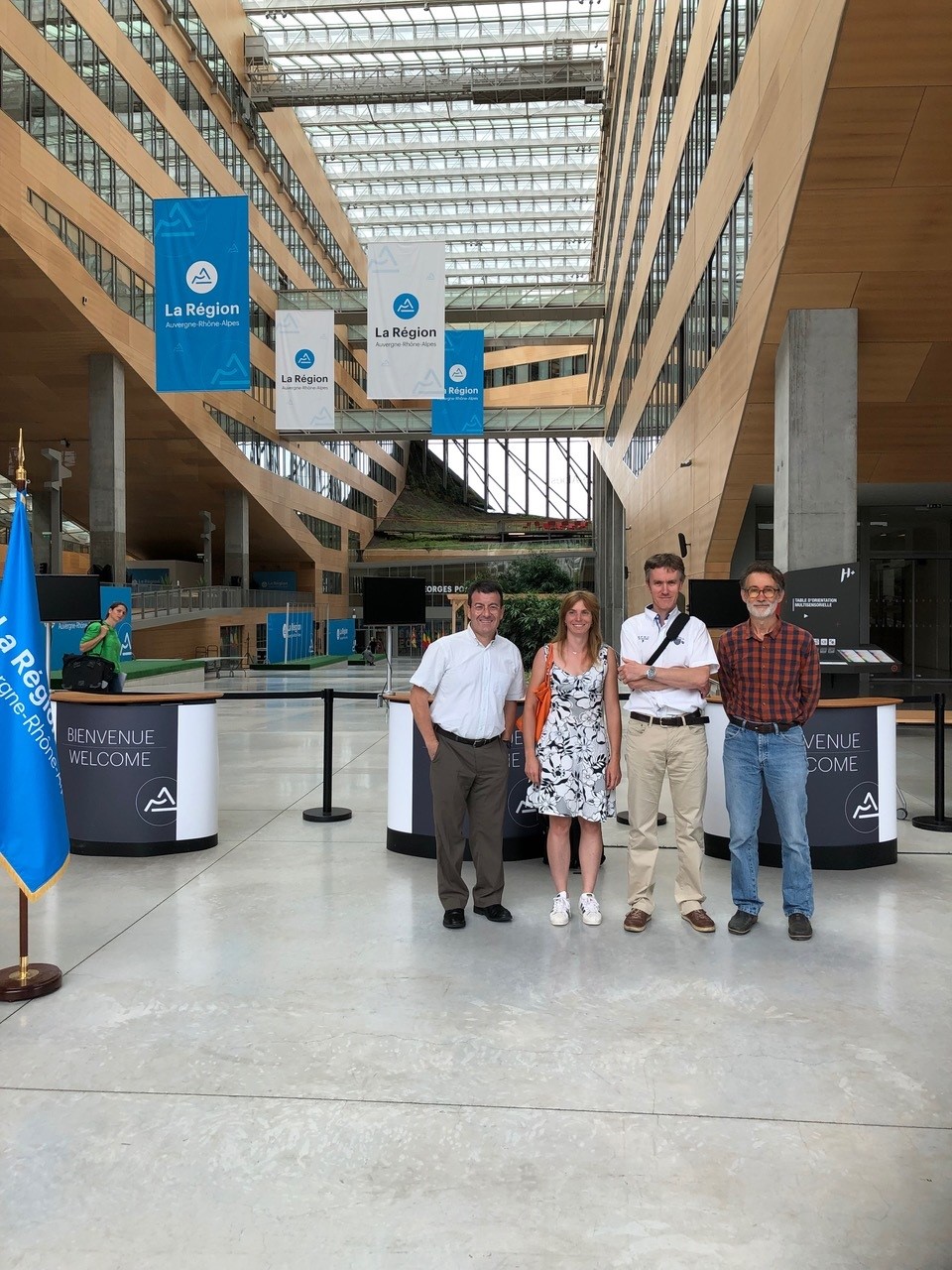 découvrez les différentes aides disponibles en rhône-alpes pour soutenir vos projets professionnels et personnels. que vous soyez une entreprise, un freelance ou un particulier, explorez nos ressources pour bénéficier d'un accompagnement financier et matériel adapté à vos besoins.