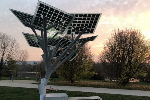 découvrez l'arbre solaire, une innovation écologique qui combine esthétique et fonctionnalité. cet objet design produit de l'énergie renouvelable tout en offrant un abri à ses utilisateurs. parfait pour les espaces publics ou privés, l'arbre solaire contribue à un environnement durable tout en embellissant votre cadre de vie.