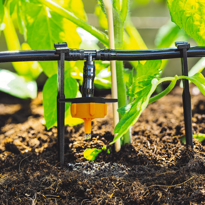 découvrez notre système d'arrosage solaire innovant, conçu pour économiser de l'eau tout en nourrissant vos plantes efficacement. profitez d'une solution écologique qui s'adapte à tous types de jardins et réduit votre facture d'eau.