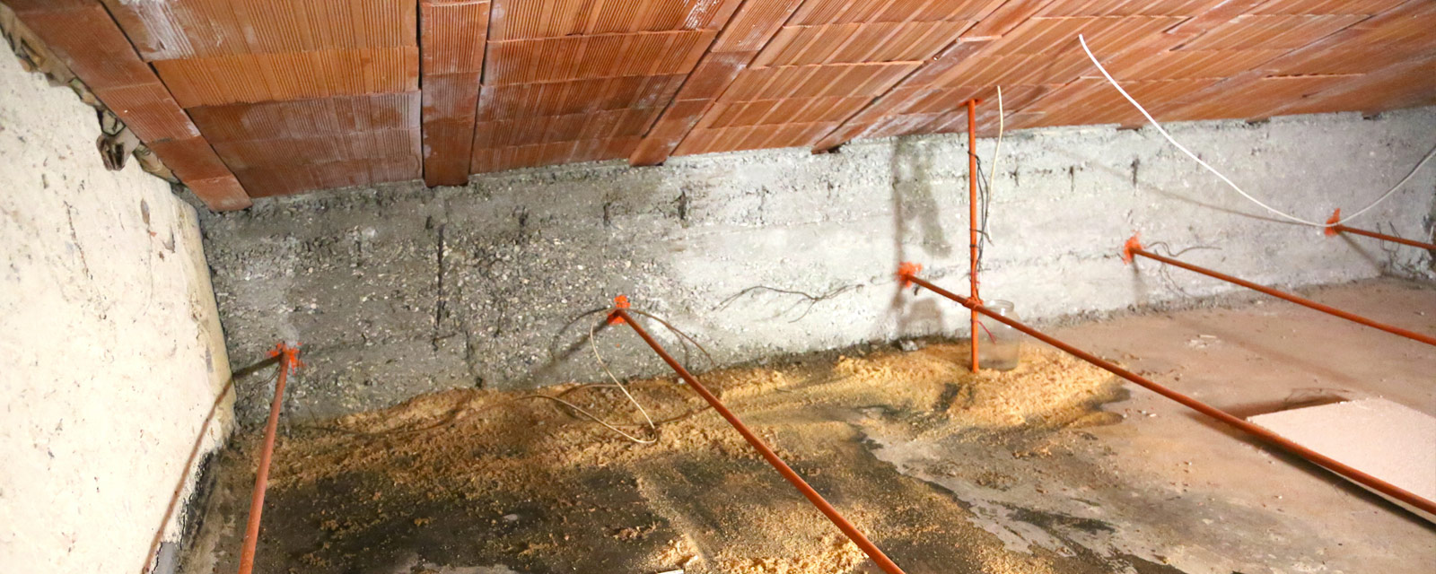 protégez votre maison avec une assurance infiltration toiture adaptée. découvrez comment une couverture spécifique peut vous prémunir contre les dommages causés par l'eau et assurer la pérennité de votre toiture. pour en savoir plus sur nos offres d'assurance, profitez de conseils d'experts et d'une protection optimale.