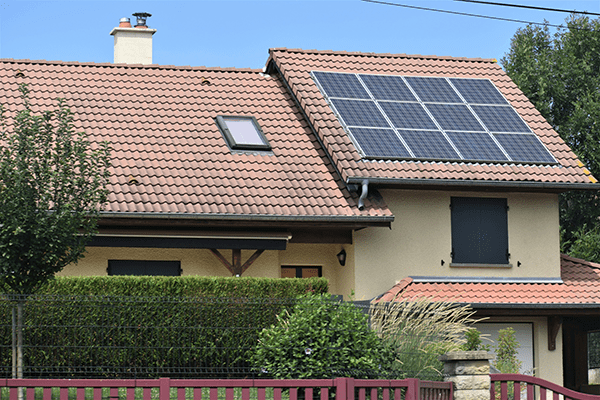 protégez votre investissement avec notre assurance dédiée aux panneaux solaires. bénéficiez d'une couverture complète contre les dommages, les défauts et les pertes de production pour garantir le fonctionnement optimal de votre système solaire.
