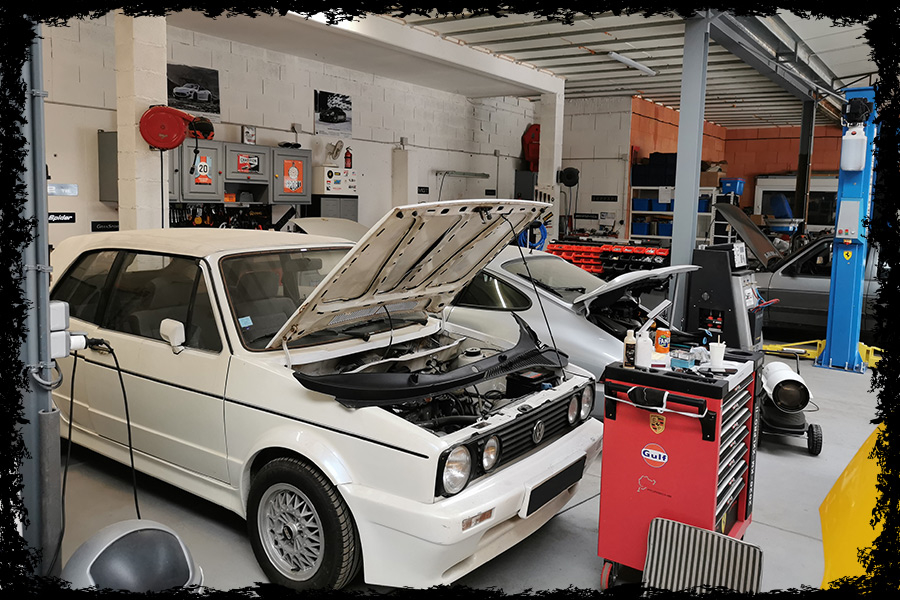 découvrez l'univers de l'auto électricité : solutions et conseils pour l'entretien et la réparation des systèmes électriques de votre véhicule. garantissez la performance et la sécurité de votre auto grâce à nos expertises.